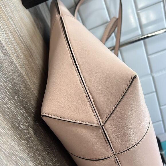 Tory Burch Blush Large Tote with Pouch - Picture 12 of 14